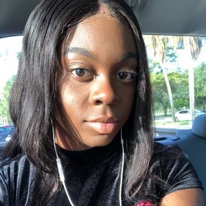 Meet your Posher, Lia